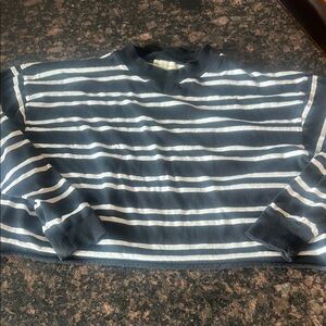 Urban outfitters long sleeve crop top size small